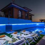 Marzella Luxury - Private Pool - Адехе